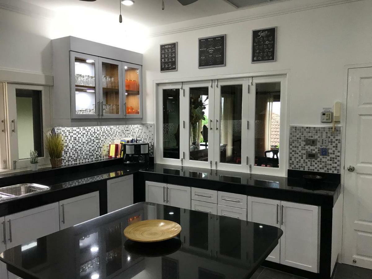Oriole Villa Layan Beach (Phuket)