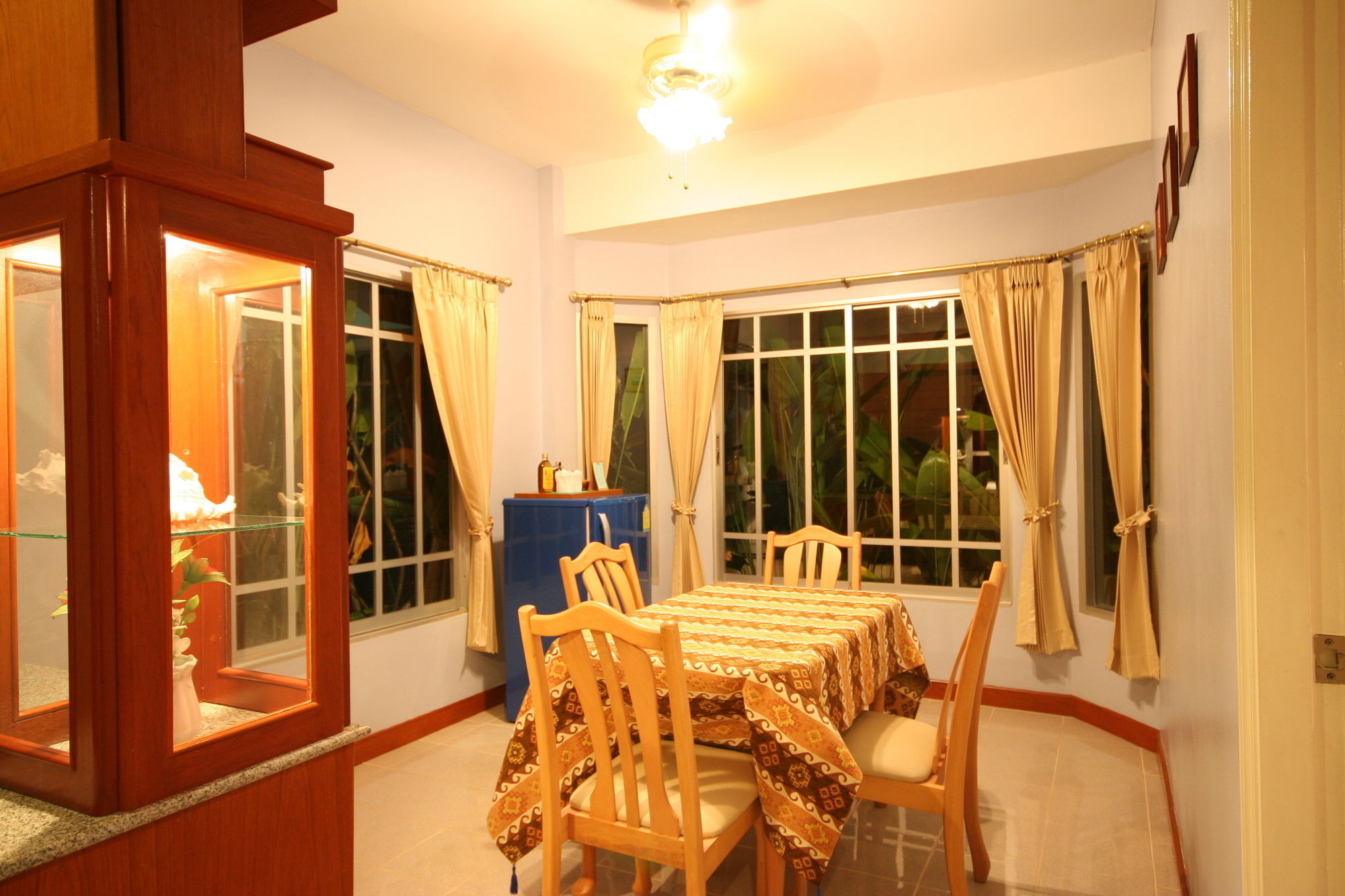 Budsaba & Hotel Ban Amphoe