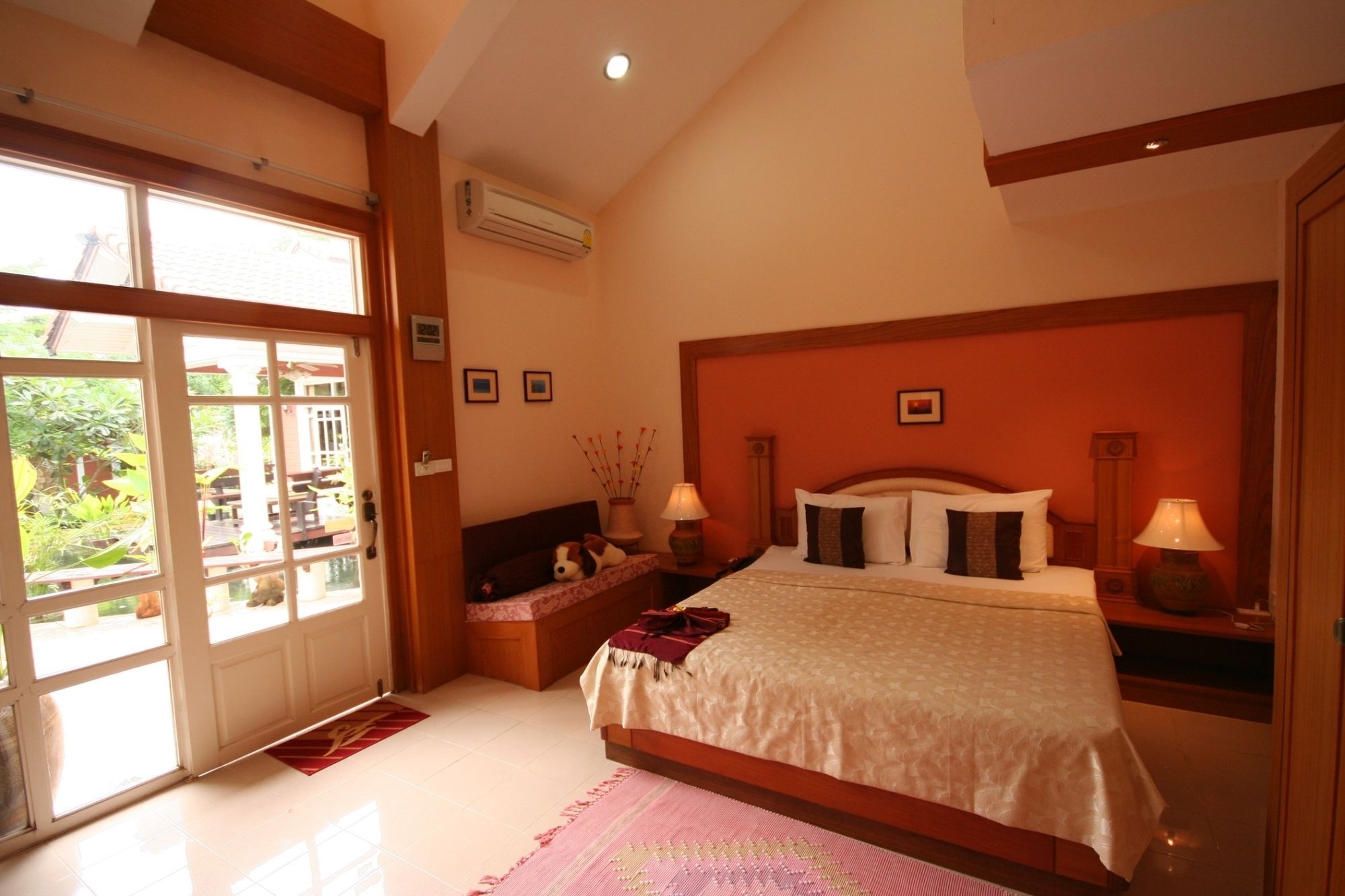 Budsaba & Hotel