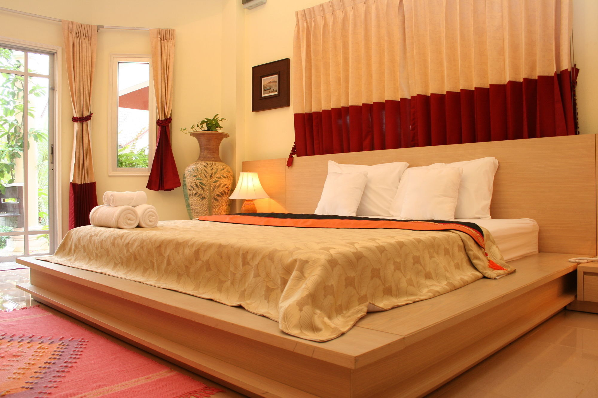 Hotel Budsaba & Ban Amphoe