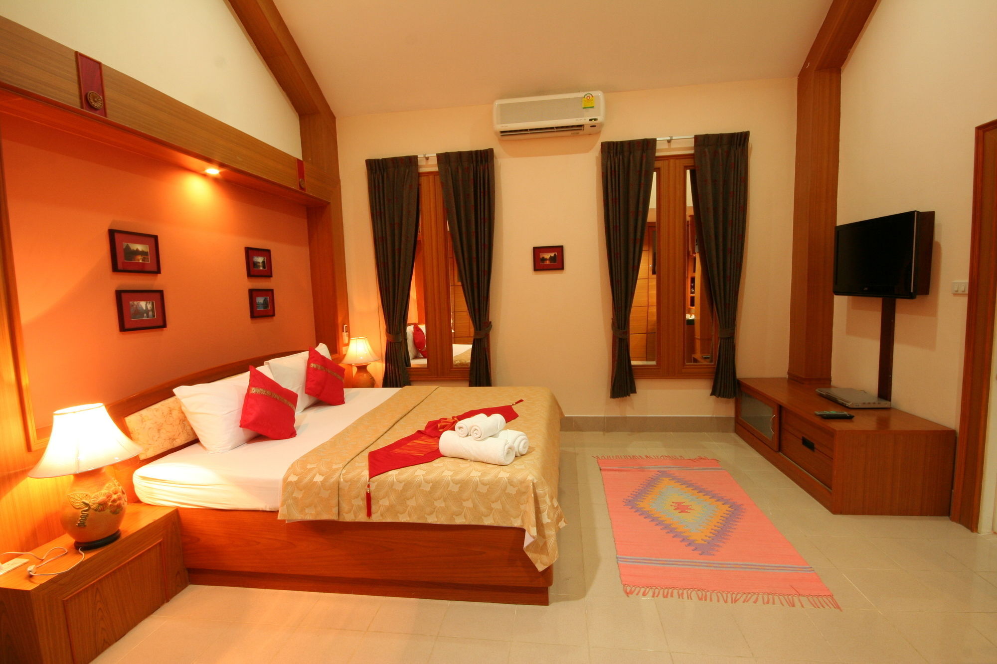 Hotel Budsaba & Ban Amphoe