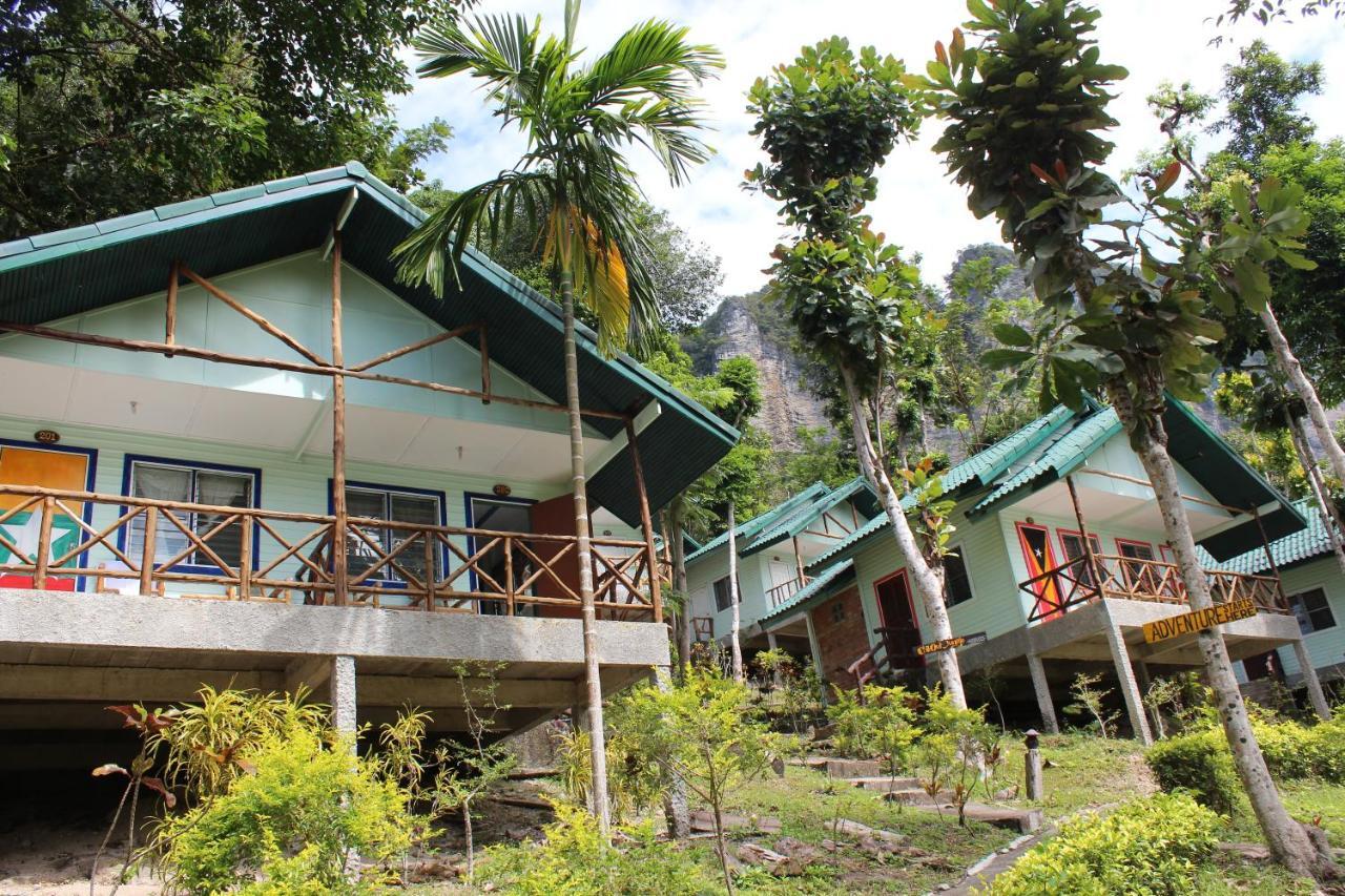 Chill Out Bar And Hostel Tonsai Beach