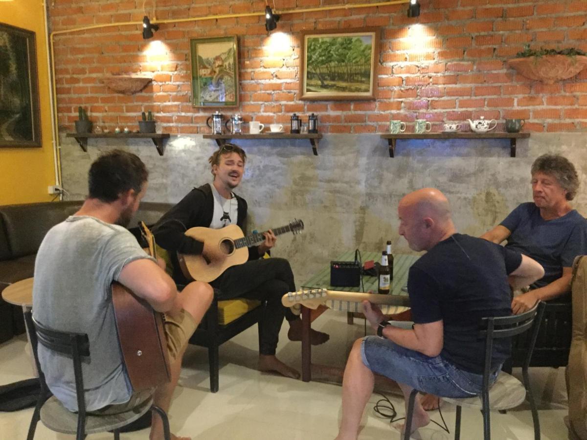 Wake Up @lanta : Cafe Hostel Koh Lanta