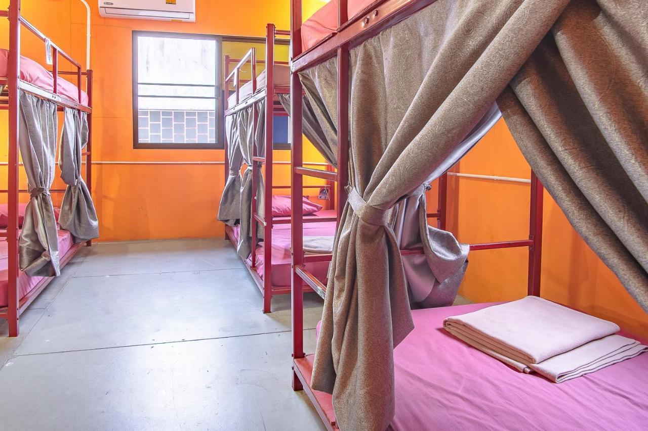 Oyo 586 I Albergue