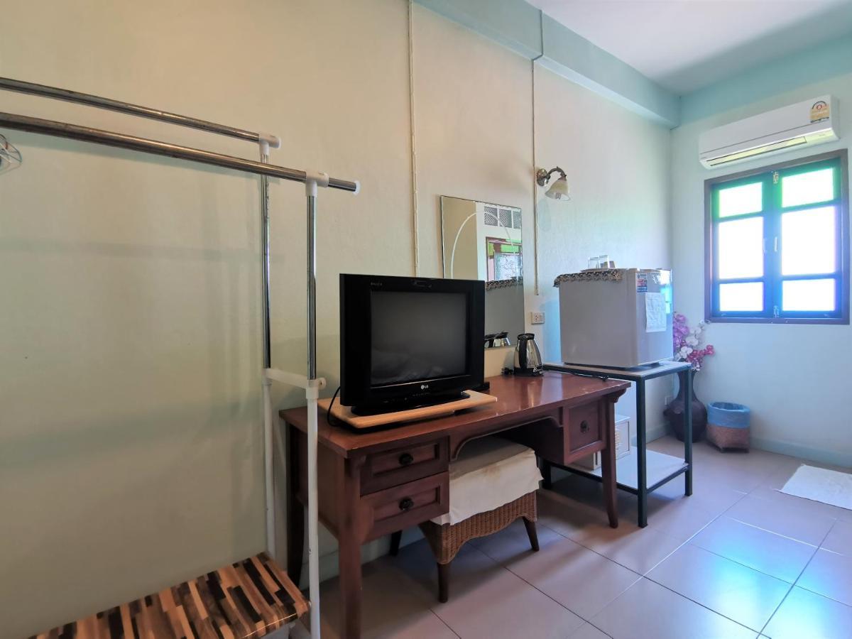 Baan Por Jai Inn