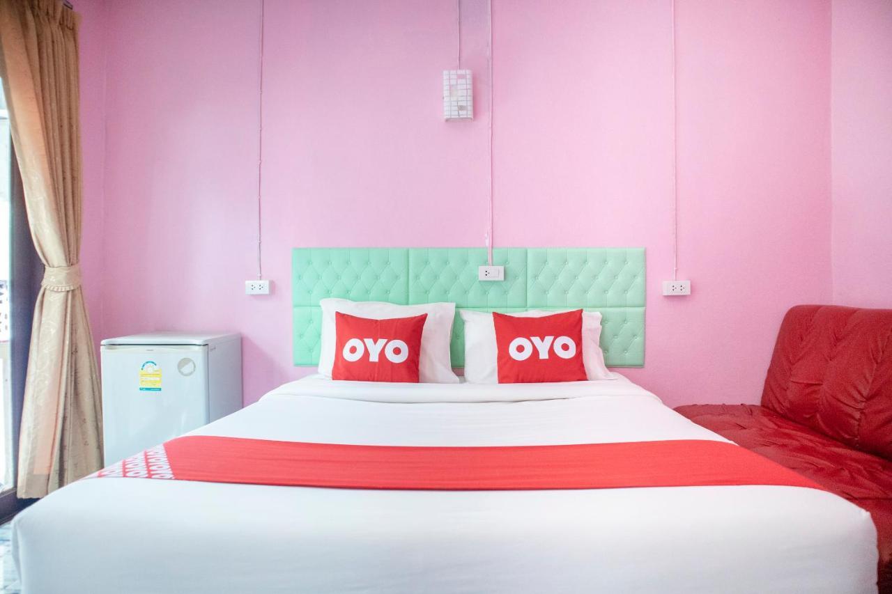Hotel Oyo 797 Pink House 2*