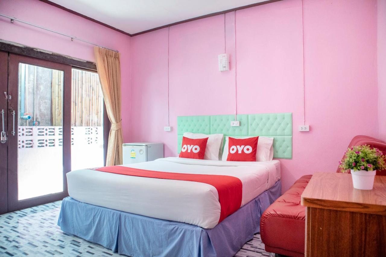 Hotel Oyo 797 Pink House 2*