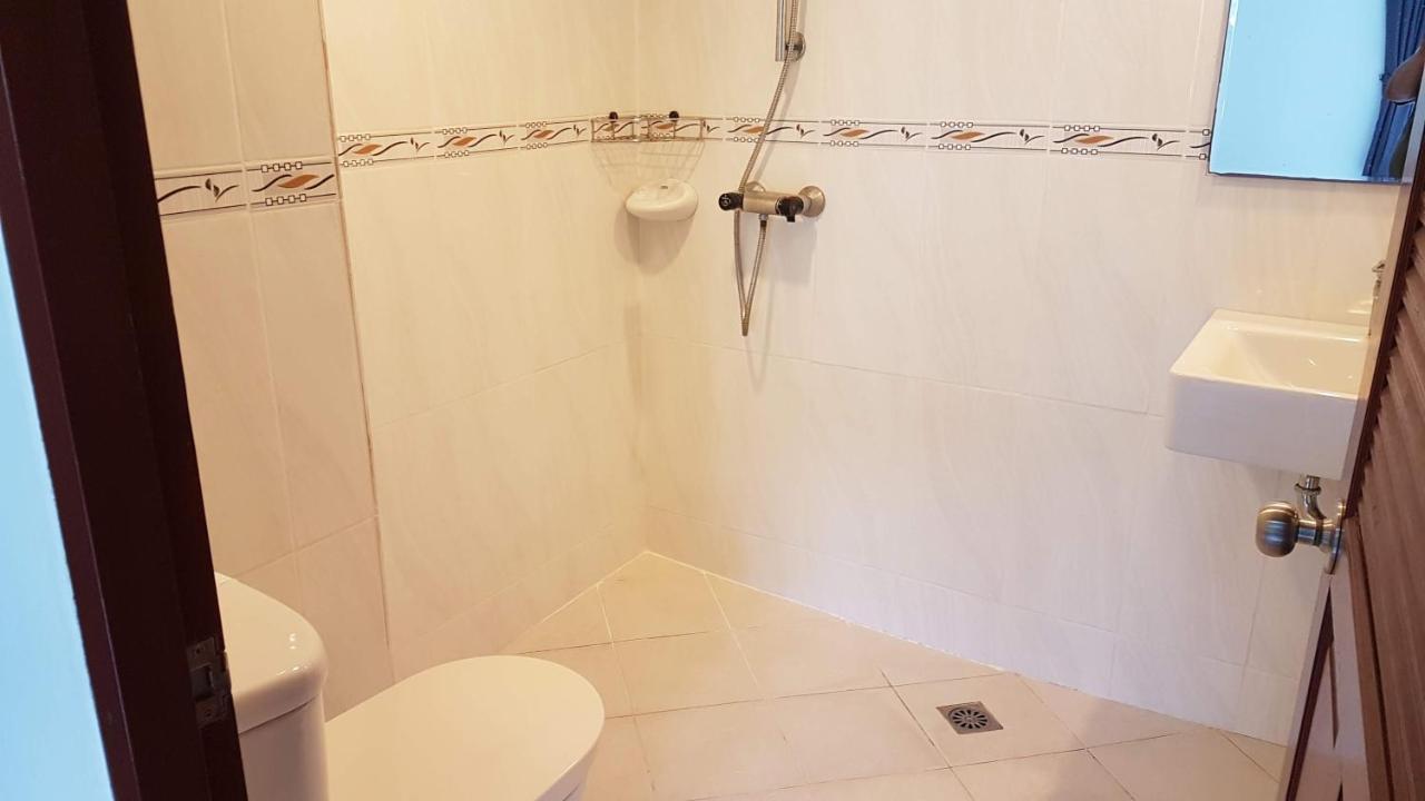 Welcome @ Karon Beach. Single From Only 500 Baht Guest house