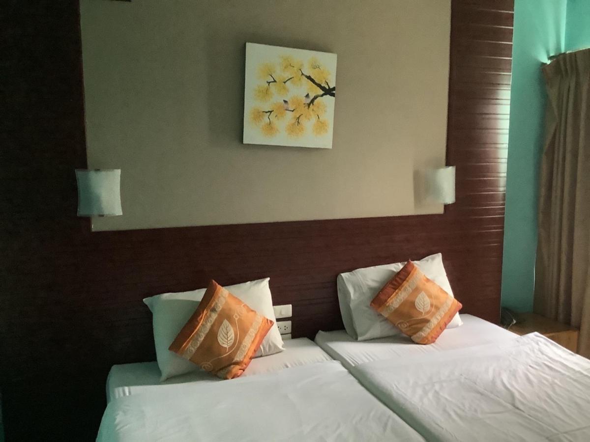 Oyo 996 Phunara Hotel 2*