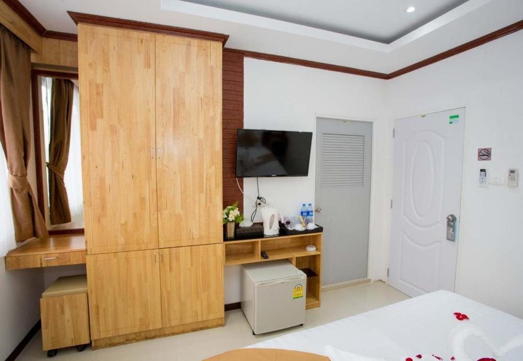 Oyo 996 Phunara Hotel 2*