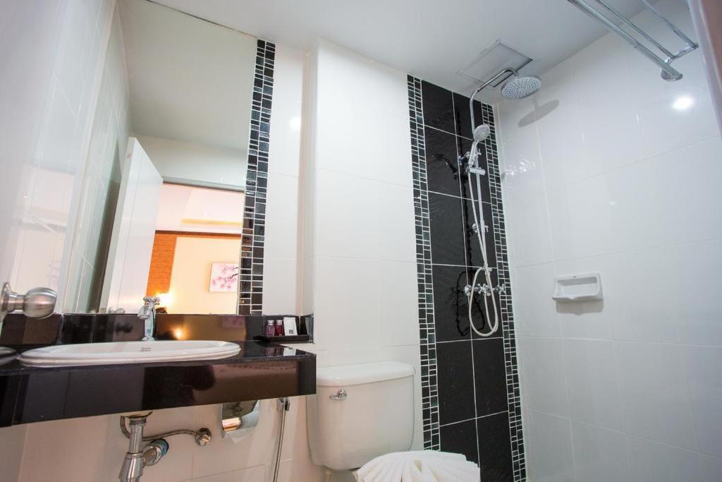 Hotel Oyo 996 Phunara 2*