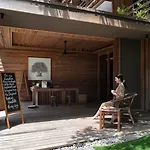 Haadtien Beach Resort