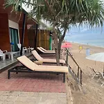 Lanta Seafront Resort