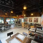 Twin Palms Hostel Phi Phi