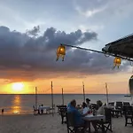 Lanta Nice Beach Resort - Sha Extra Plus