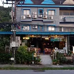 Seabox Khaolak Hostel