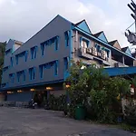 Seabox Khaolak Hostel