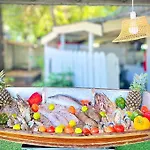 Phi Phi Holiday Resort, Leam Tong Beach