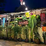 Les Fleurs House