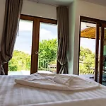 Mae Ya Resort