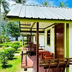 Lanta L.D. Beach Bungalow