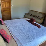 Tonmai Suites