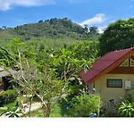Mookies Bungalows