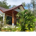 Mookies Bungalows