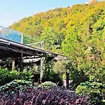 V Valley Resort
