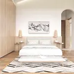 Overthemoon Luxury Pool Villas