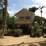 Seapearl Lanta Cottage & Thai Cat Restaurant