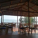 Chomlay Room & Restaurant