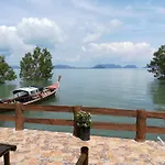 Chomlay Room & Restaurant