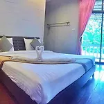 Marina Hut Guest House