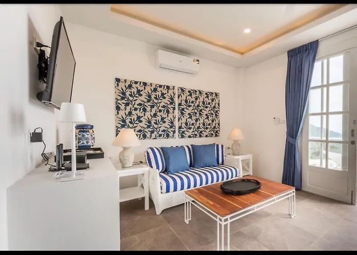 White&Blue Pool Villas