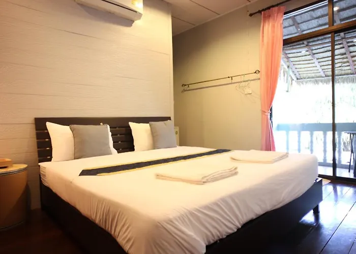 Marina Hut Guest House