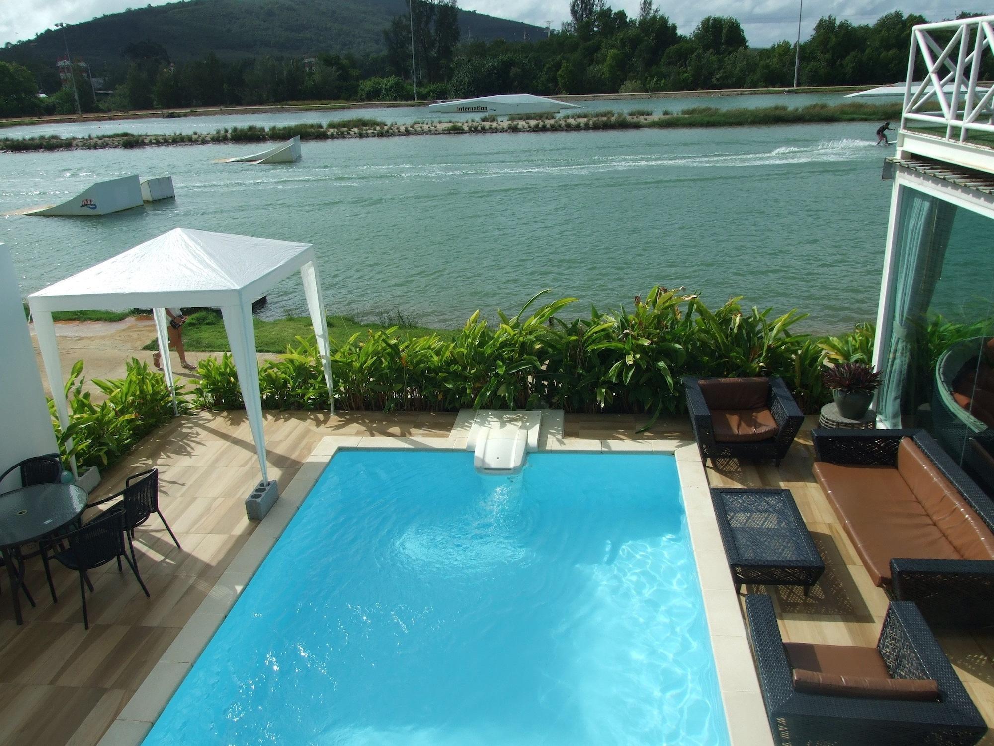 Oyo 433 Iwp Wake Park & Hotel 3*