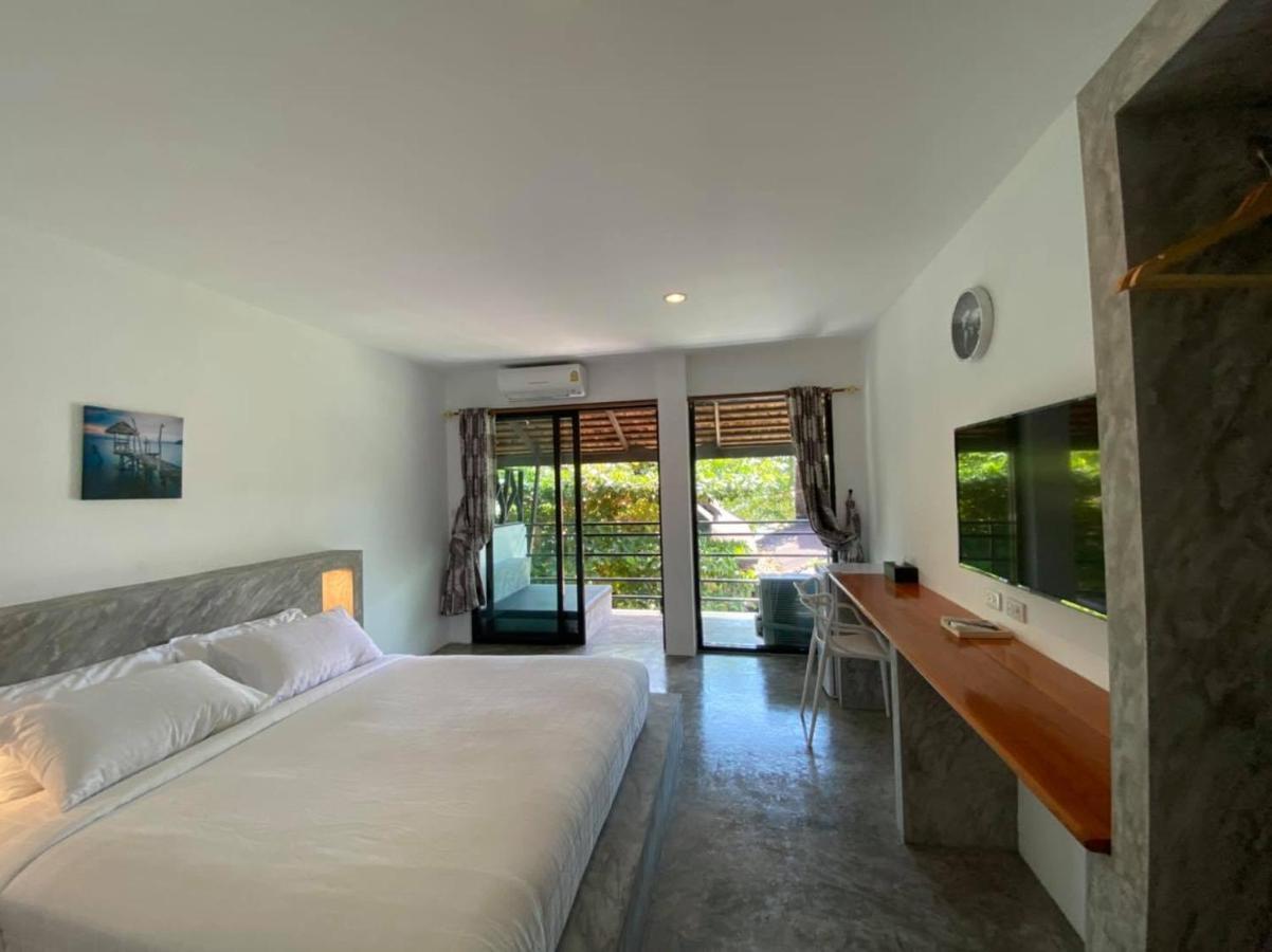 Island Dive Club Hotel