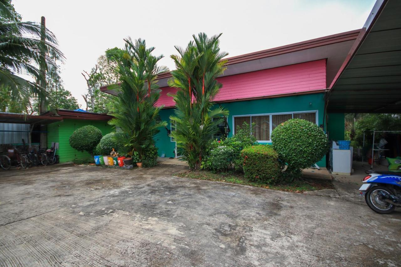 Oyo 75361 Phuket Airport Sonwa Hotel