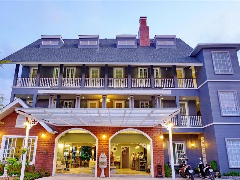 Perennial Resort Nai Yang