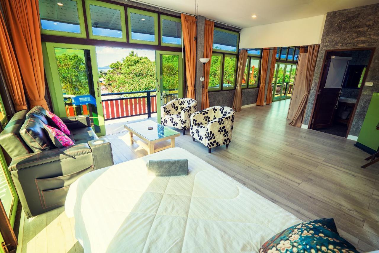 Tonmai Suites