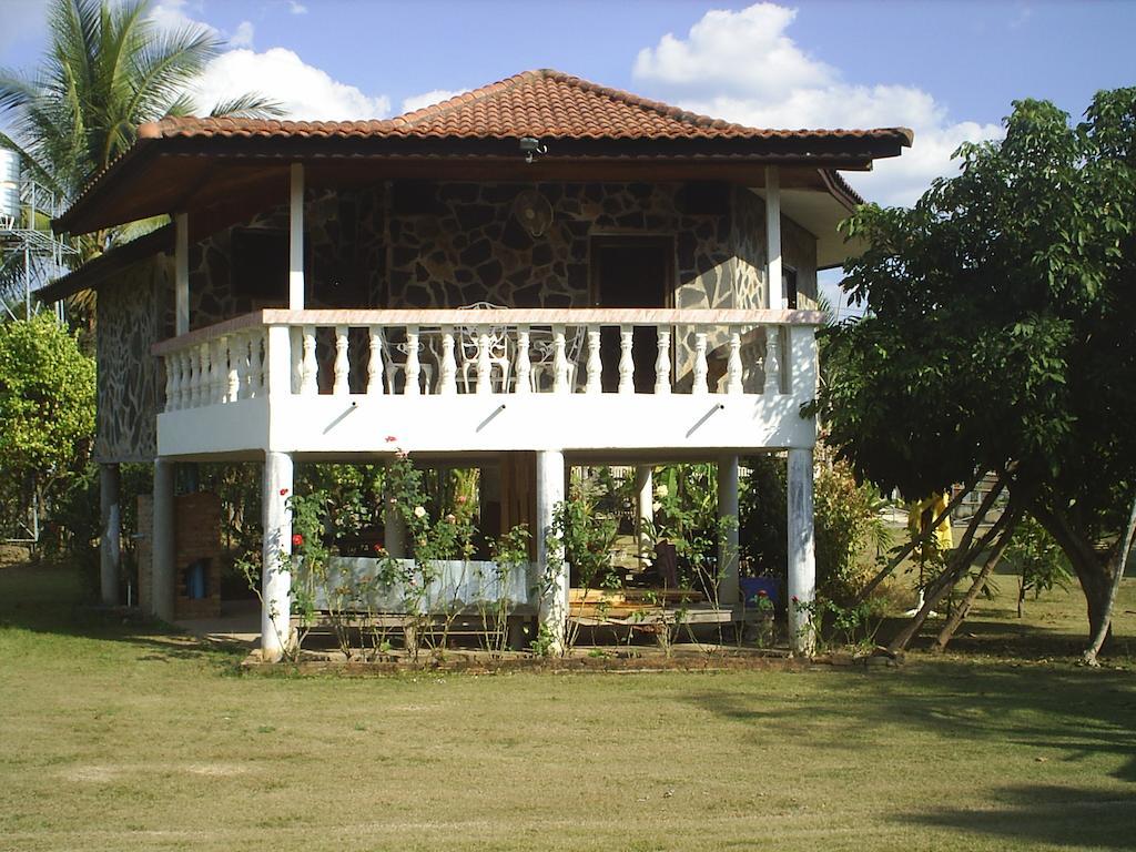 Ban Rim Nam Riverside Nan