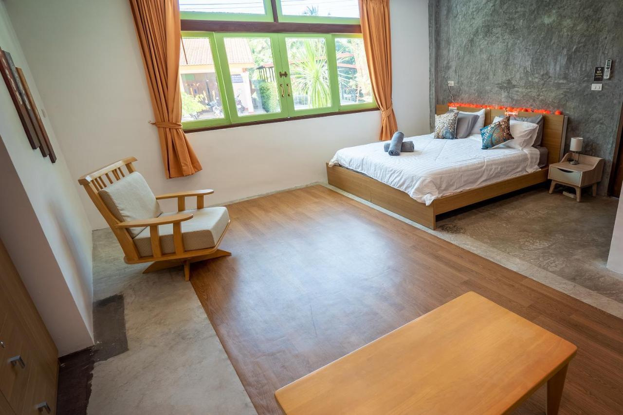 Tonmai Suites Guest house Koh Lanta