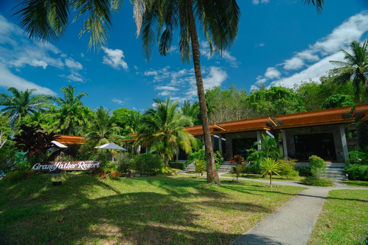 Grandfather Khaolak 3*