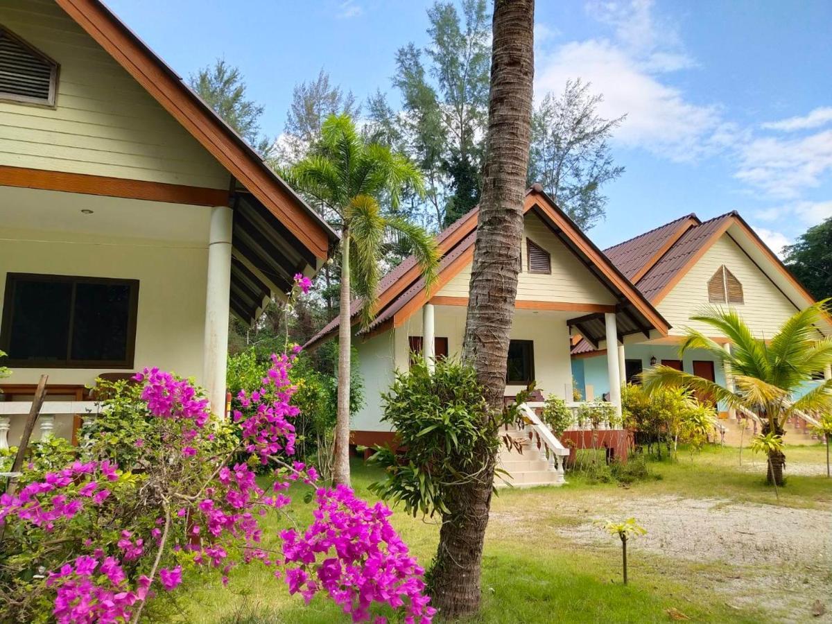 The Phura Smile Beach - Sha Extra Plus Resort