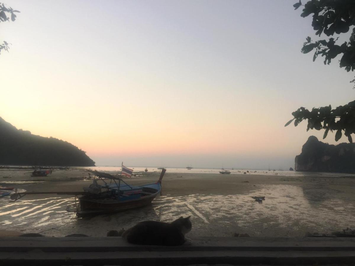Albergue Dee Dee Sea Front