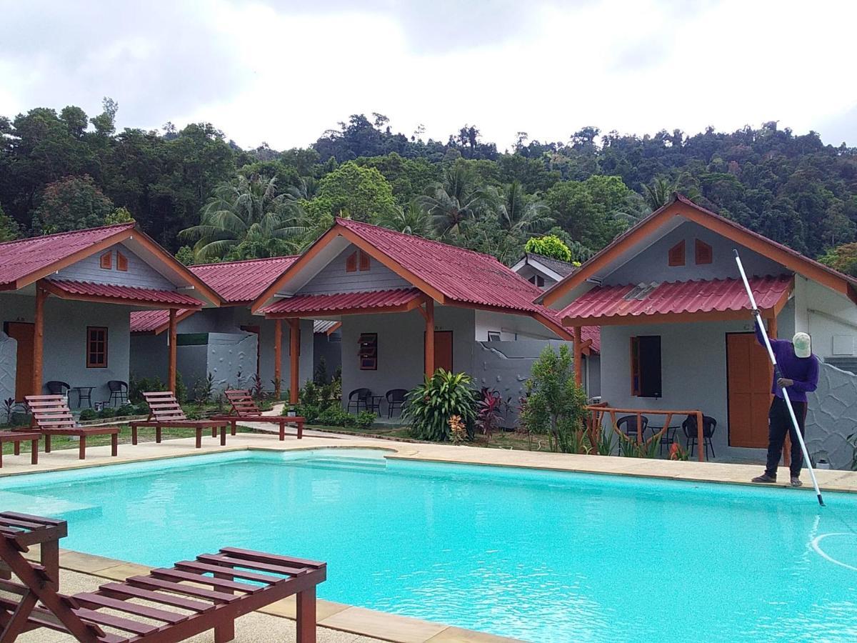 Khaolak Banana Hotel 3*
