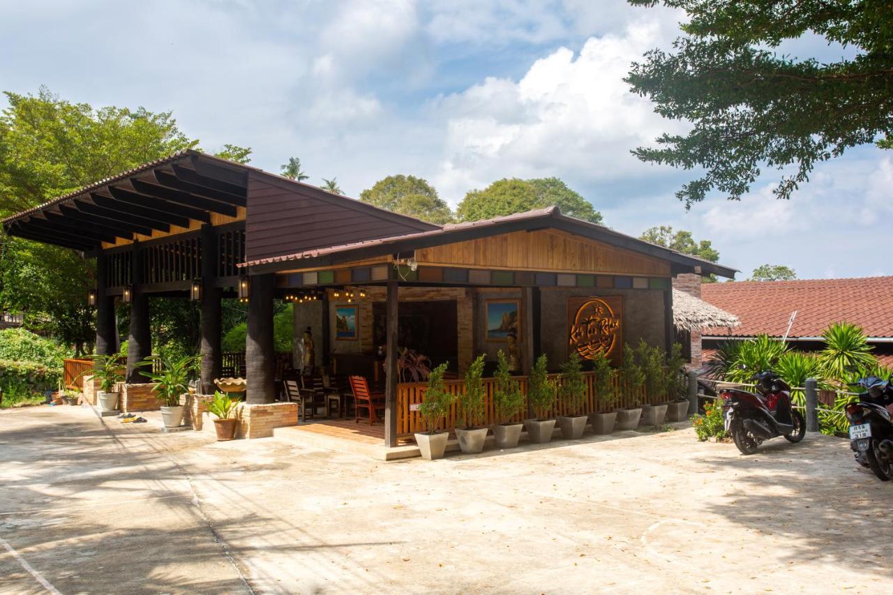 Relax Freedom Resort Koh Tao