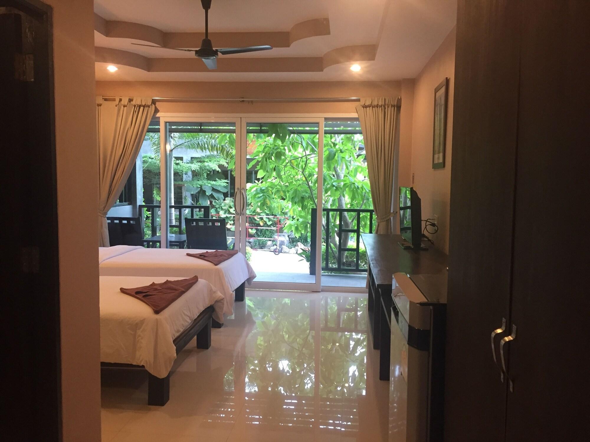 Baan Suan Ta Hotel 2*