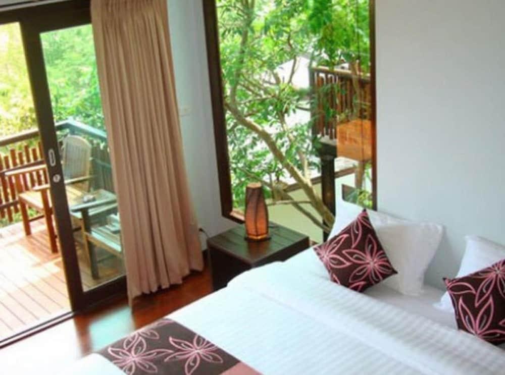 Chintakiri Koh Tao